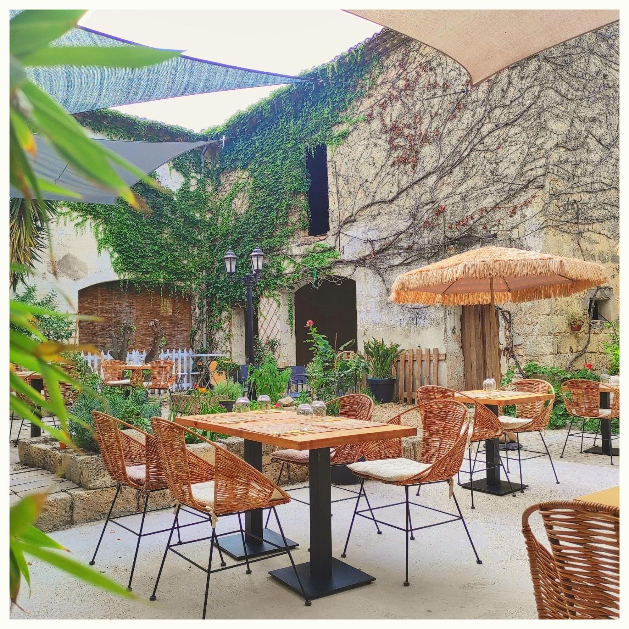 La Vigneronne Des Costieres Bed & Breakfast Vauvert Exterior photo